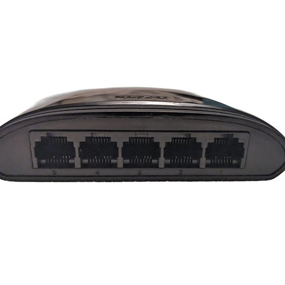 D-Link DES (DES-1005E) 5-Ports External Ethernet Switch 10/100 Mbps - Picture 1 of 11